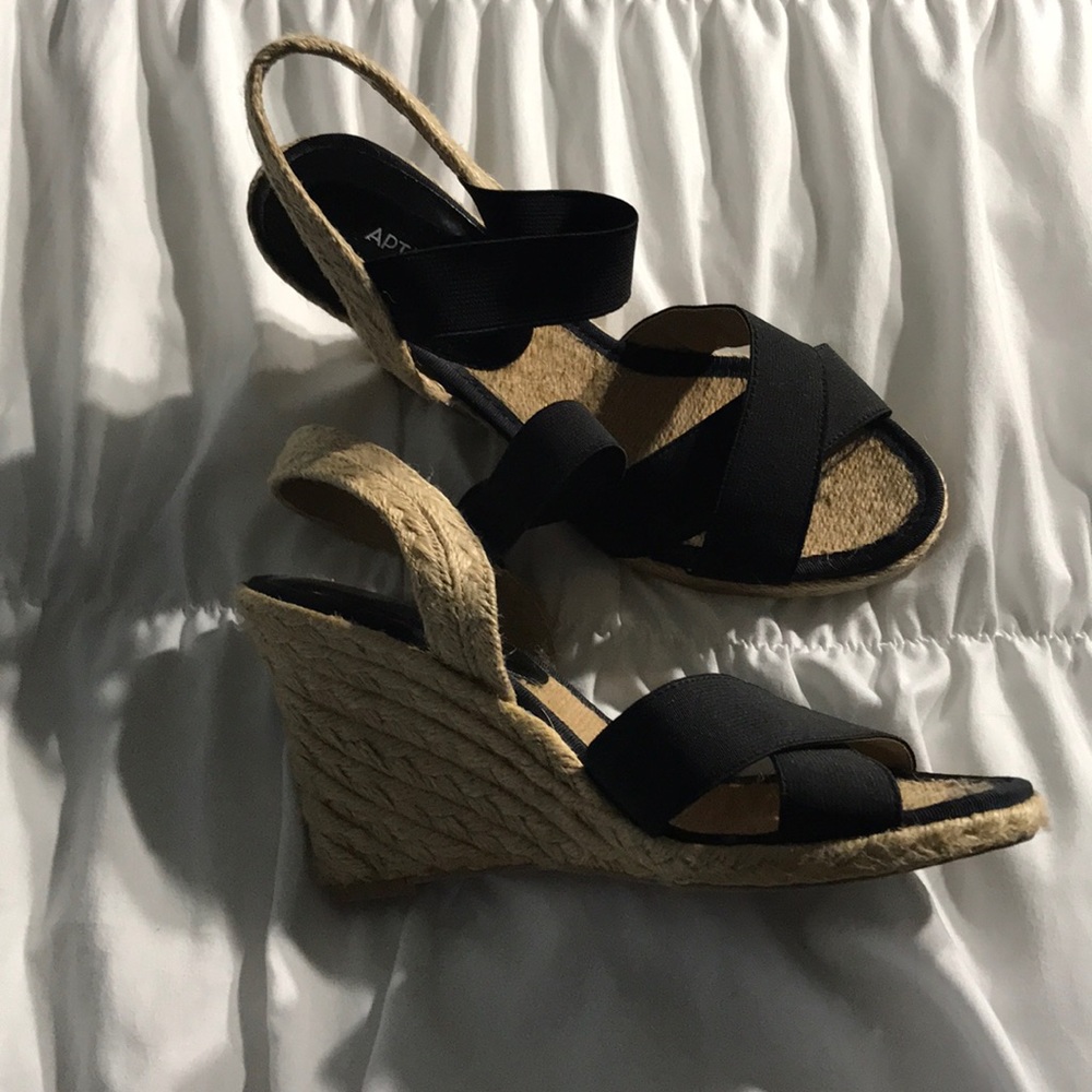 Apt 9 size 8 wedges